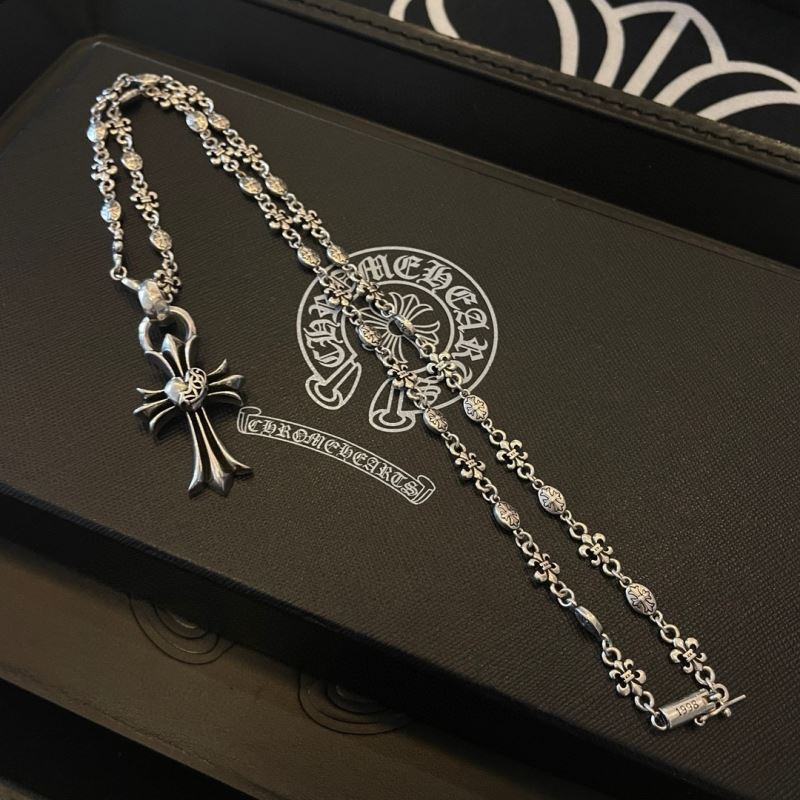 Ch*0me He**ts necklaces